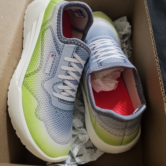 Psudo Reflex Knit Upper Sneakers Size 7 NWT - Picture 4 of 9